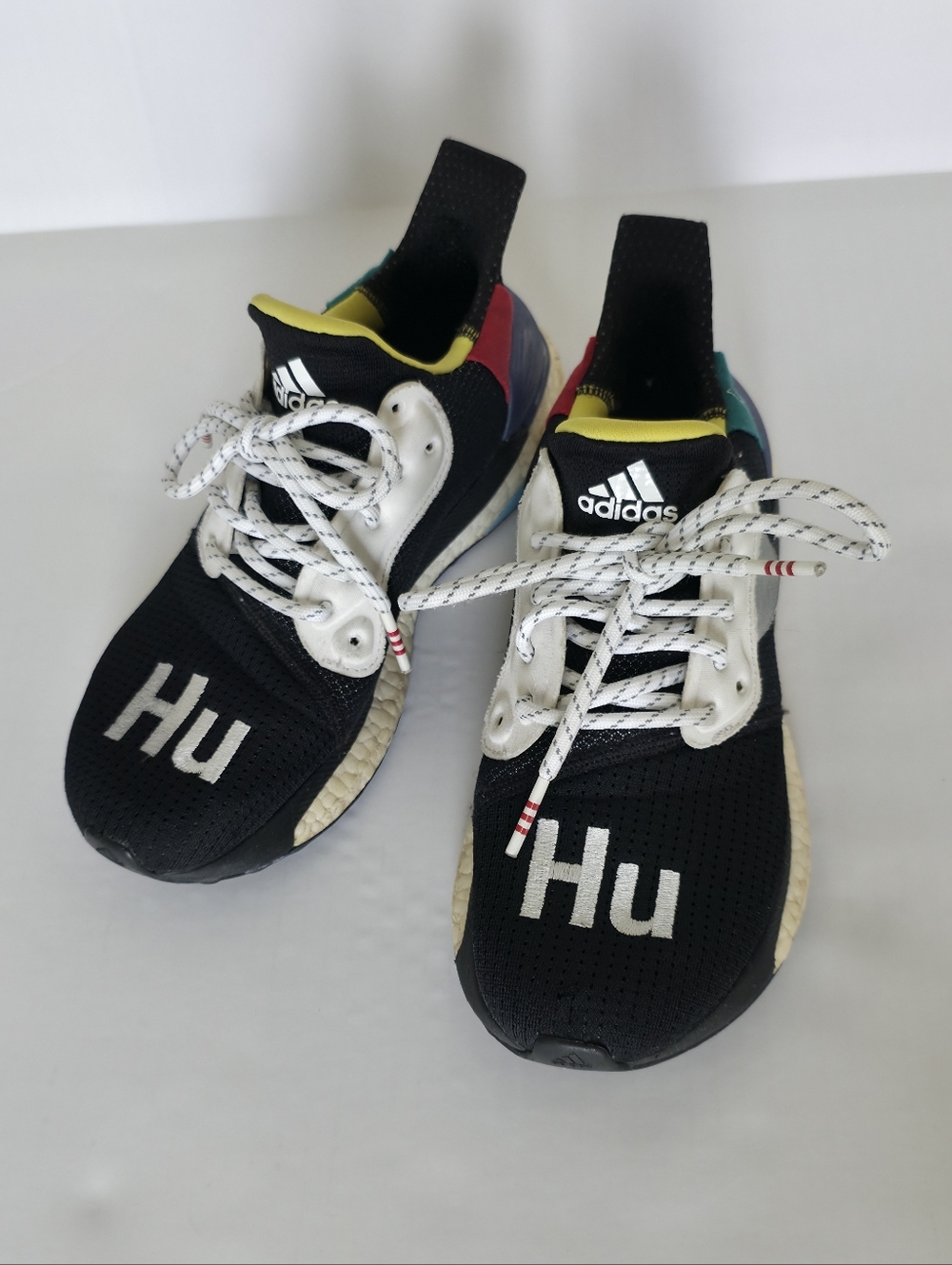 Adidas Black Pharrell Williams Solar Hu Multi-color athletic streetwear Sz 6.5